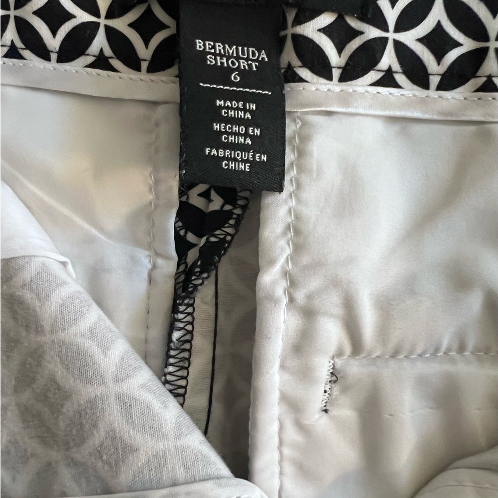 White House Black Market - Black & White Bermuda Shorts - Picture 7 of 7